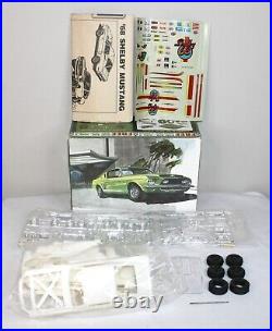 AMT 125 1968 Shelby Cobra GT500 Model Kit T296 200